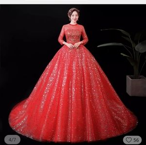 O-neck organza and tulle dress. Ideal for various merry occasions.